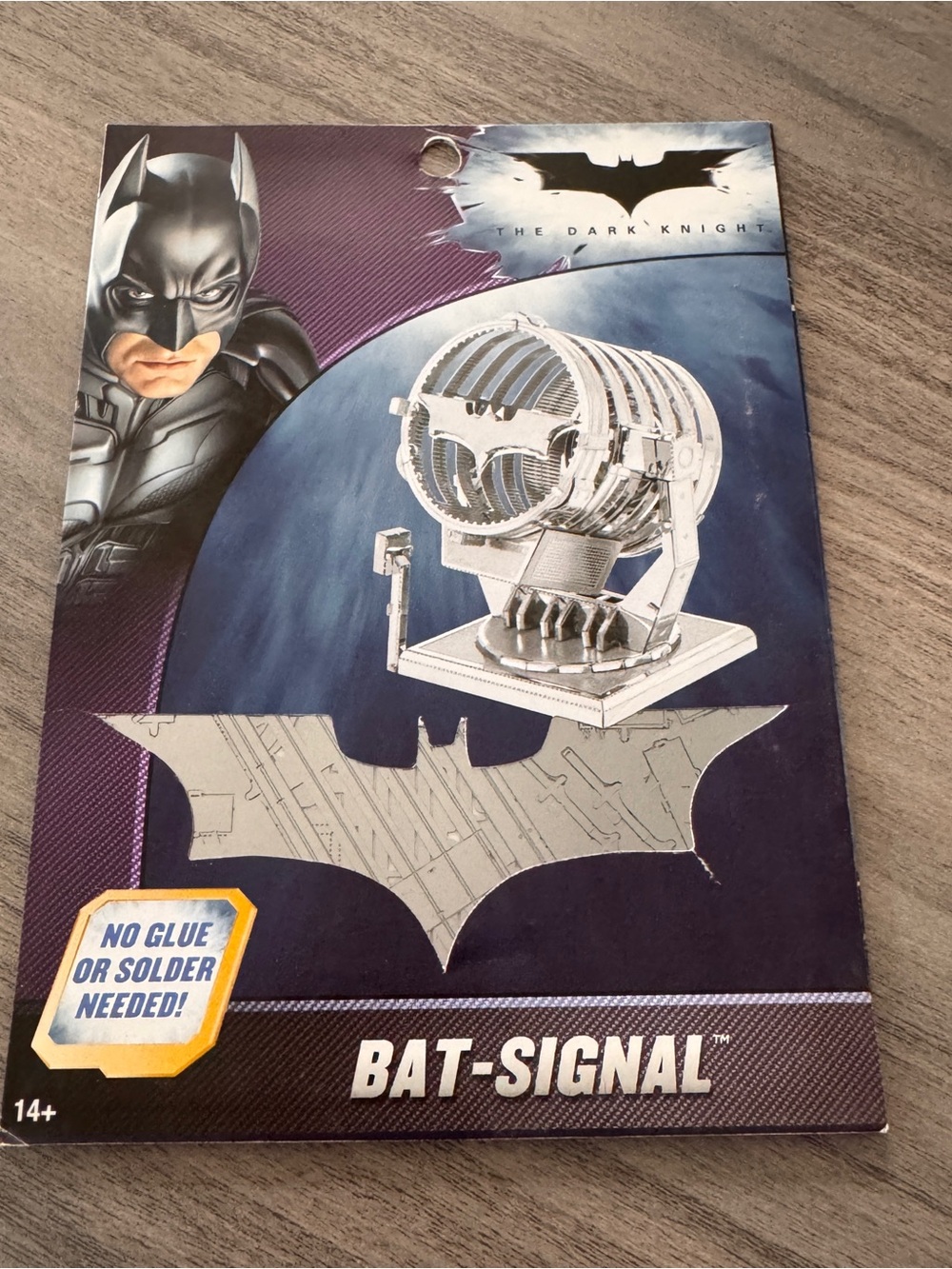 Batman Bat-Signal Metal Model Kit - Metal Earth